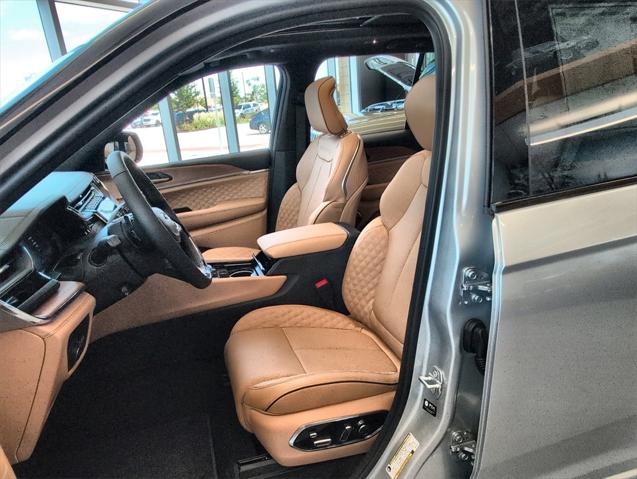 2025 Jeep Grand Cherokee GRAND CHEROKEE SUMMIT RESERVE 4X4