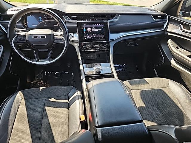 2022 Jeep Grand Cherokee L Altitude 4x4 2022 Jeep Grand Cherokee L Altitude 4x4