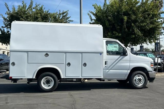 2025 Ford E-350 Cutaway E-Series Cutaway