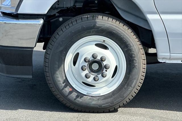 2025 Ford E-350 Cutaway E-Series Cutaway