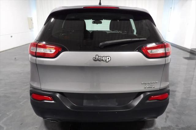 2015 Jeep Cherokee Sport