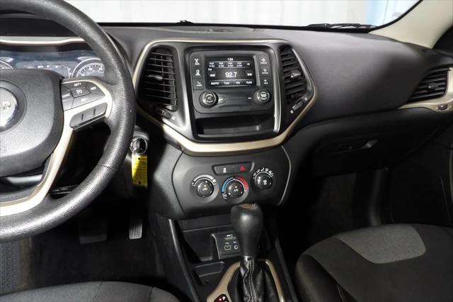 2015 Jeep Cherokee Sport