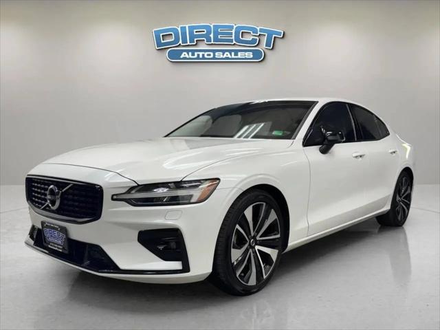 2022 Volvo S60 B5 Momentum
