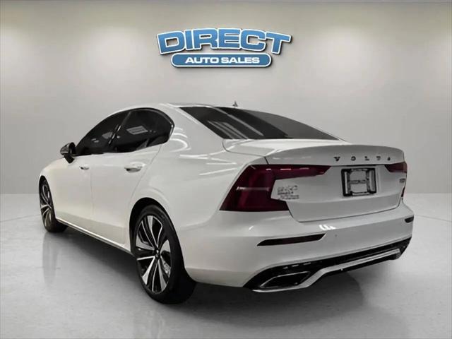 2022 Volvo S60 B5 Momentum