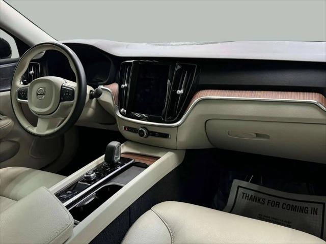 2022 Volvo S60 B5 Momentum