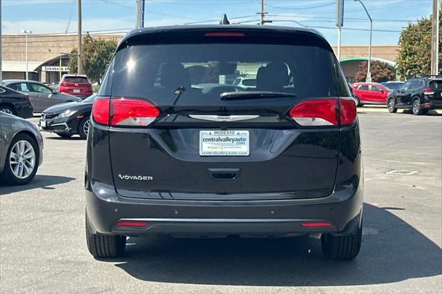 2025 Chrysler Voyager LX