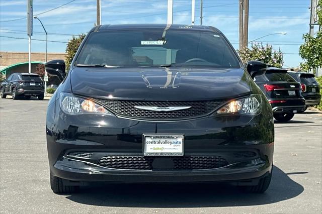 2025 Chrysler Voyager LX