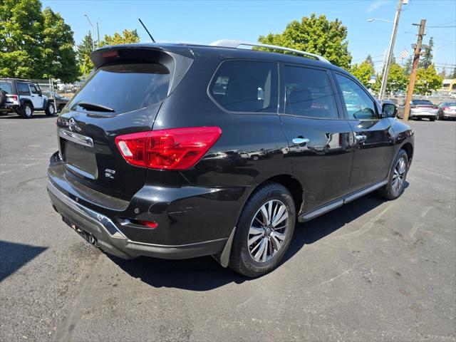 2017 Nissan Pathfinder SL