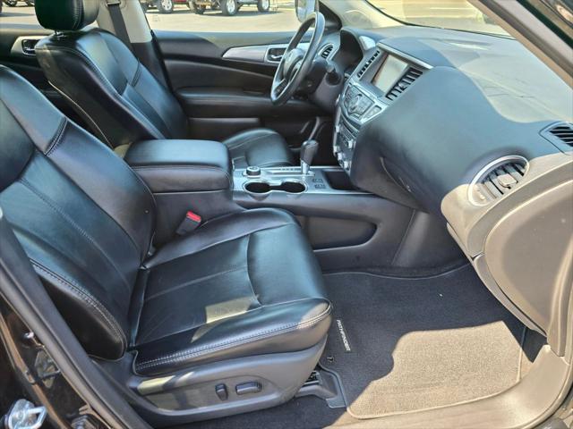 2017 Nissan Pathfinder SL