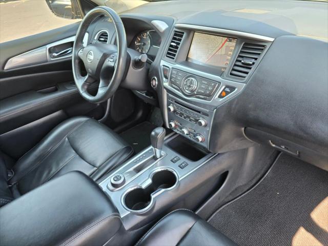 2017 Nissan Pathfinder SL