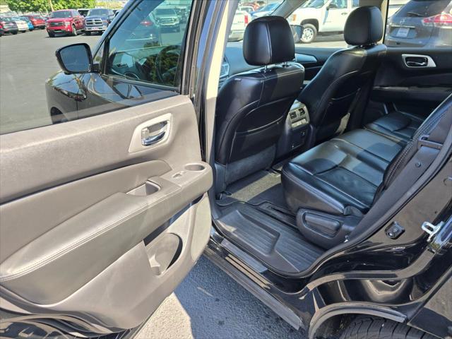 2017 Nissan Pathfinder SL