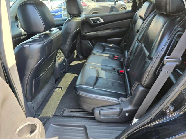 2017 Nissan Pathfinder SL