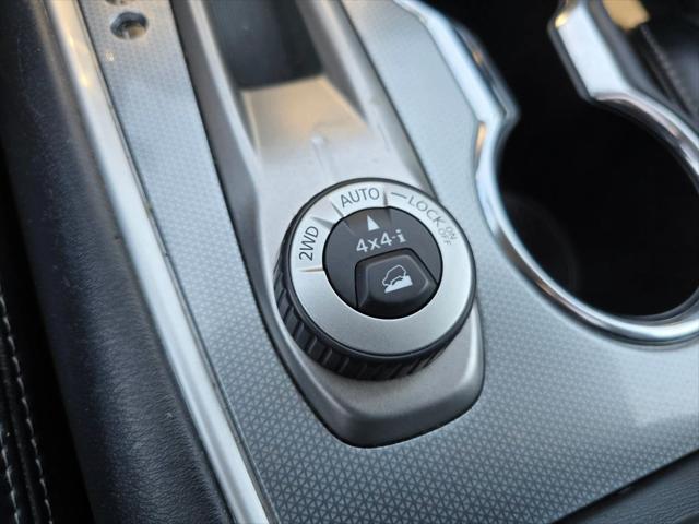 2017 Nissan Pathfinder SL