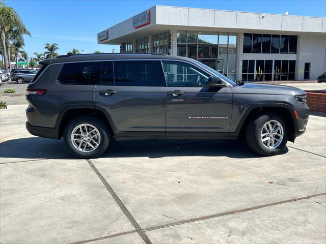 2022 Jeep Grand Cherokee L Laredo 4x2
