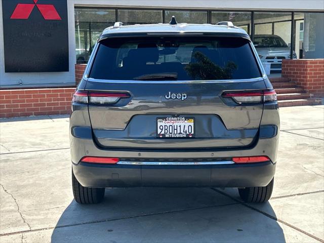 2022 Jeep Grand Cherokee L Laredo 4x2
