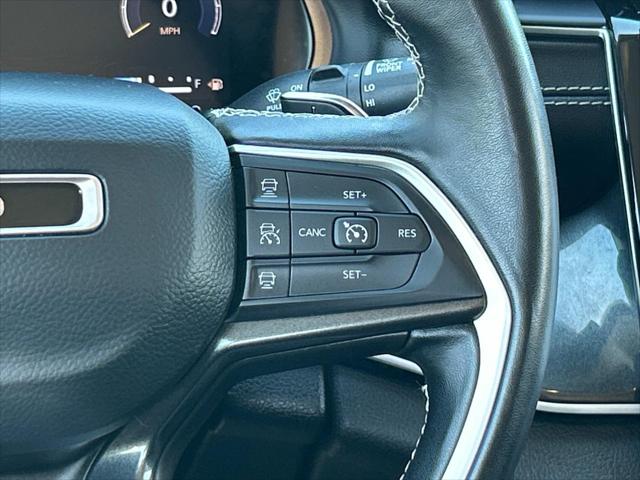 2022 Jeep Grand Cherokee L Laredo 4x2