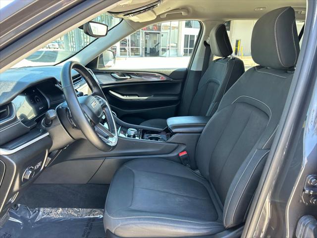 2022 Jeep Grand Cherokee L Laredo 4x2