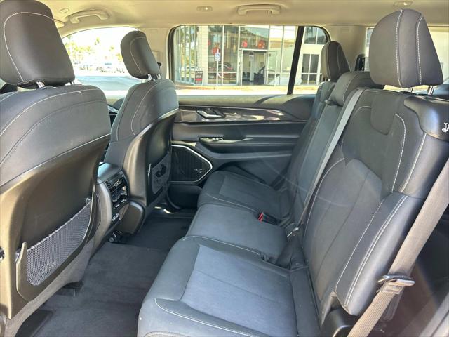 2022 Jeep Grand Cherokee L Laredo 4x2