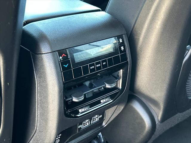 2022 Jeep Grand Cherokee L Laredo 4x2