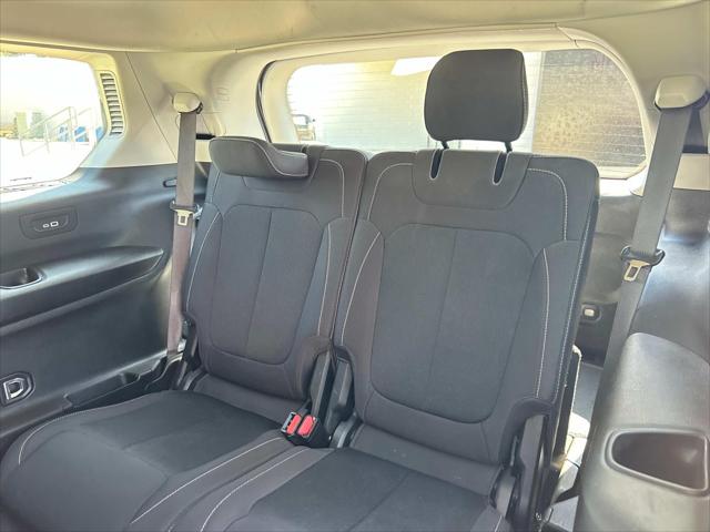 2022 Jeep Grand Cherokee L Laredo 4x2