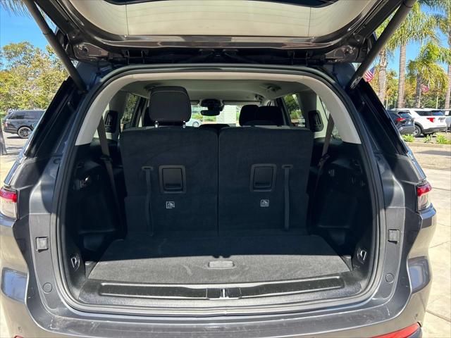 2022 Jeep Grand Cherokee L Laredo 4x2