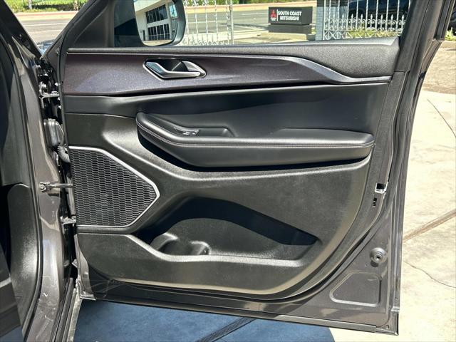 2022 Jeep Grand Cherokee L Laredo 4x2