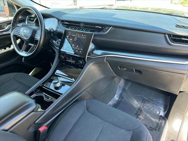 2022 Jeep Grand Cherokee L Laredo 4x2