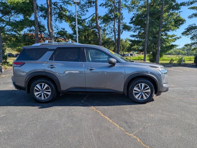 2022 Nissan Pathfinder SL 4WD