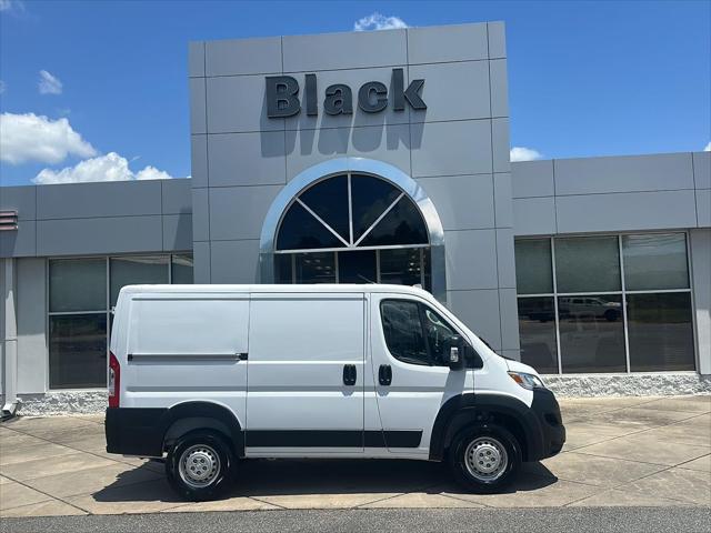 2025 RAM ProMaster 1500 Cargo Van Tradesman Low Roof 118 WB w/Pass Seat