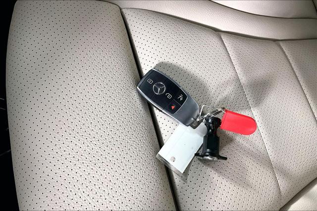2022 Mercedes-Benz GLC GLC300 - Photo 10