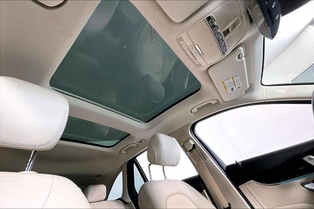 2022 Mercedes-Benz GLC GLC300 - Photo 22