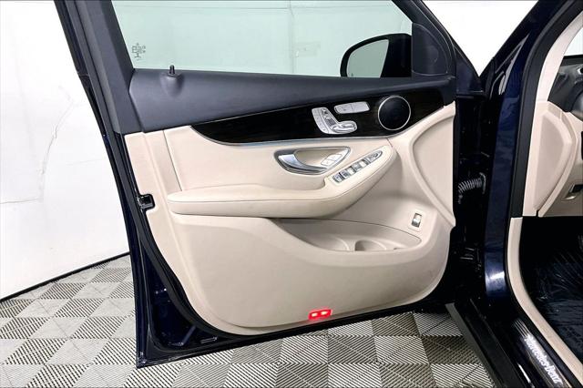 2022 Mercedes-Benz GLC GLC300 - Photo 23