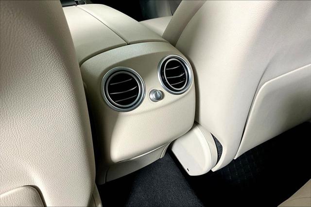2022 Mercedes-Benz GLC GLC300 - Photo 34