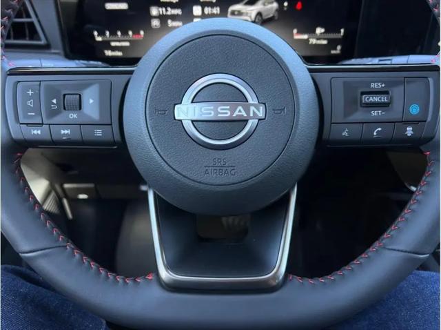 2025 Nissan Kicks SR FWD
