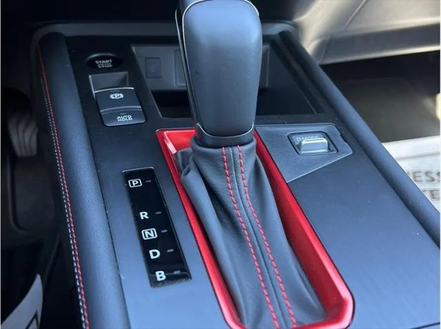 2025 Nissan Kicks SR FWD