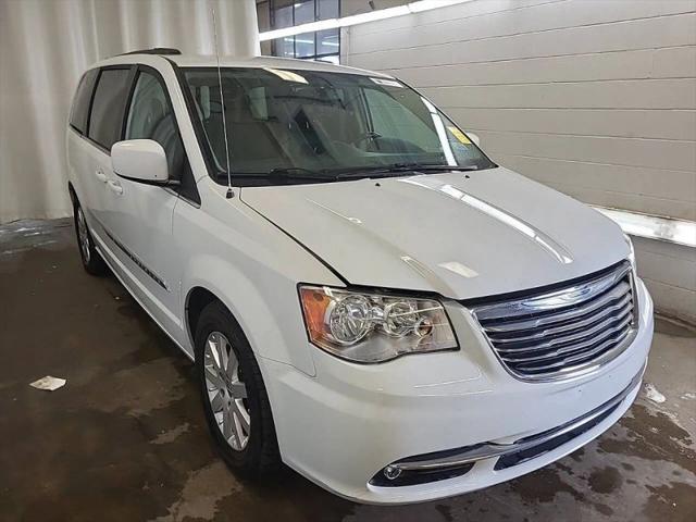 2016 Chrysler Town & Country Touring
