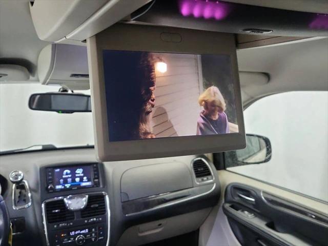 2016 Chrysler Town & Country Touring