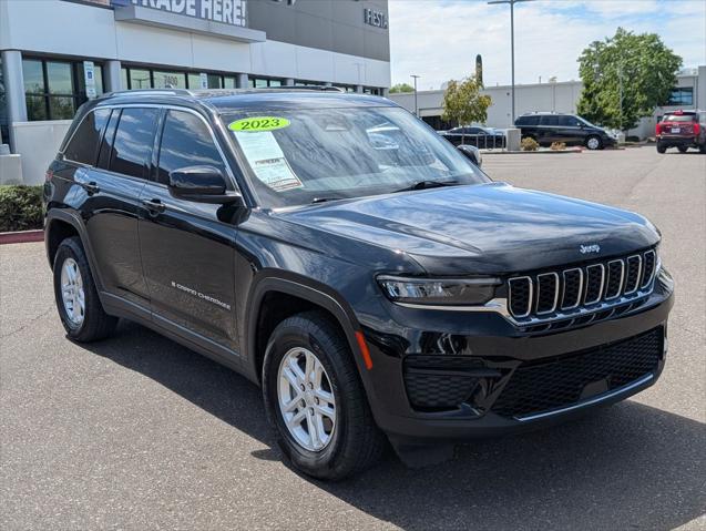 2023 Jeep Grand Cherokee Laredo 4x2