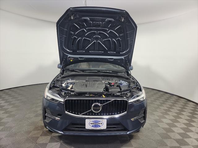 2022 Volvo XC60 B5 Momentum