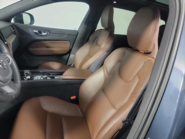 2022 Volvo XC60 B5 Momentum