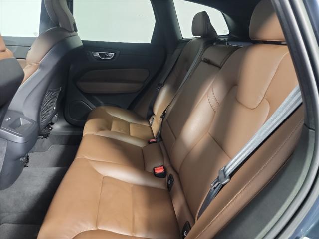2022 Volvo XC60 B5 Momentum
