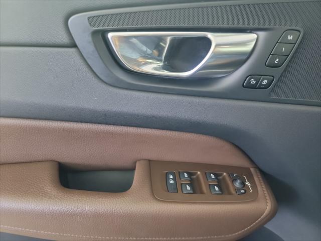 2022 Volvo XC60 B5 Momentum