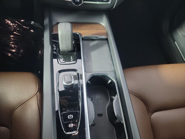 2022 Volvo XC60 B5 Momentum