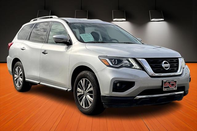 2020 Nissan Pathfinder SL 2WD