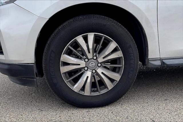 2020 Nissan Pathfinder SL 2WD