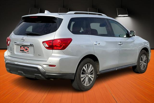 2020 Nissan Pathfinder SL 2WD