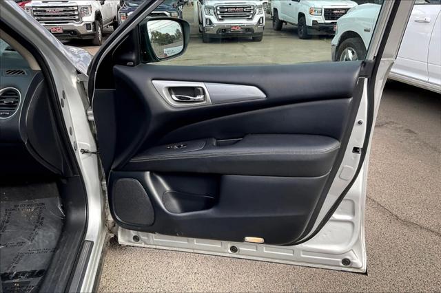 2020 Nissan Pathfinder SL 2WD