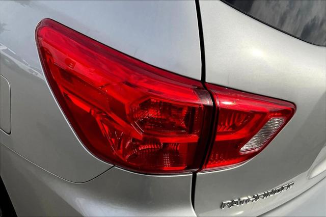 2020 Nissan Pathfinder SL 2WD