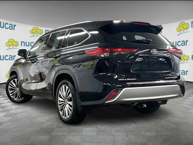 2022 Toyota Highlander Platinum