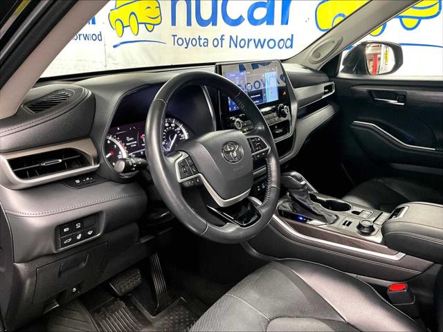 2022 Toyota Highlander Platinum